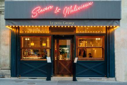 facade Le Petit George Restaurant Rue Washington Paris 8